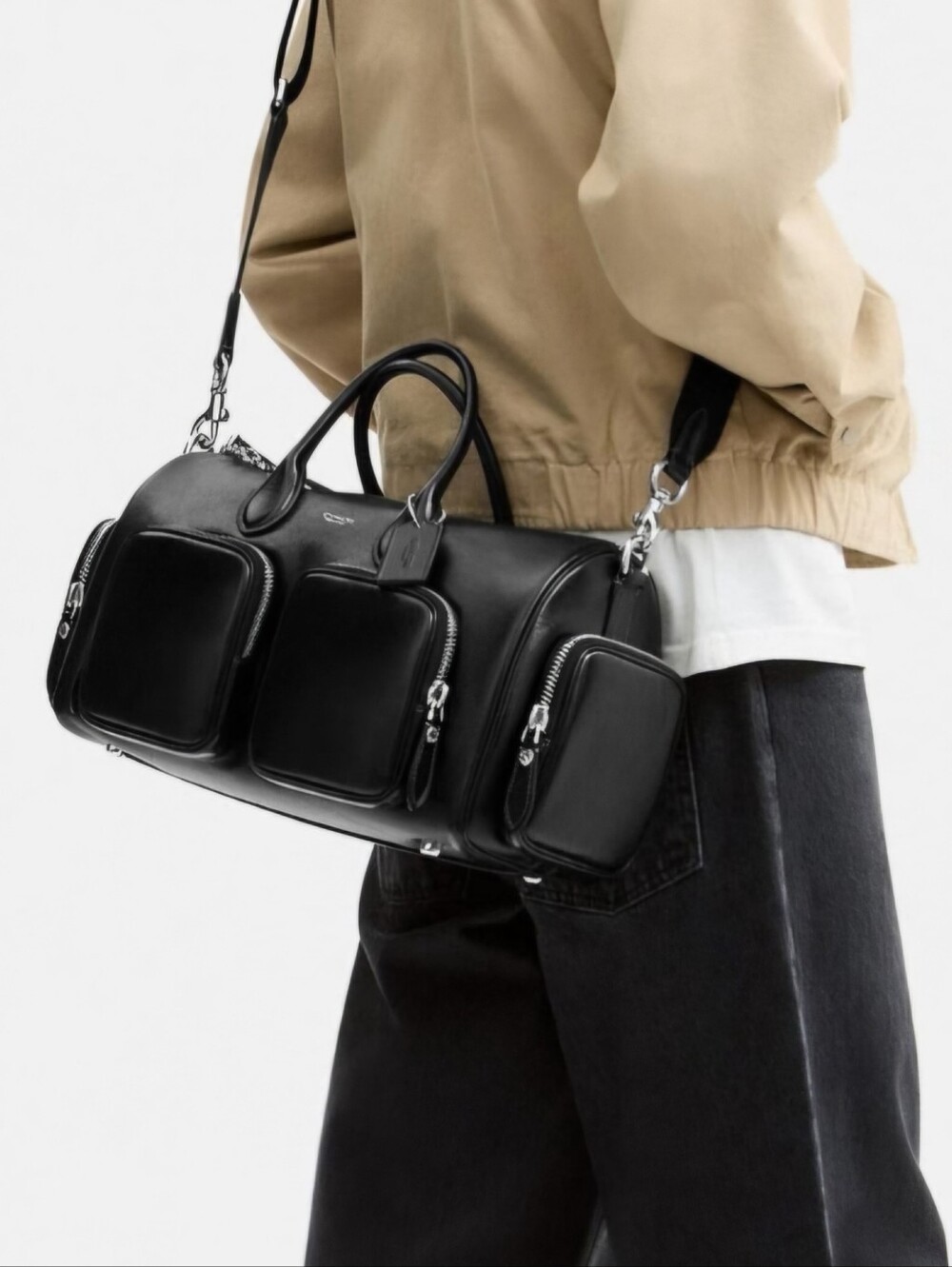 Coach Compass 35 Bag with pockets NEW IN BLACK